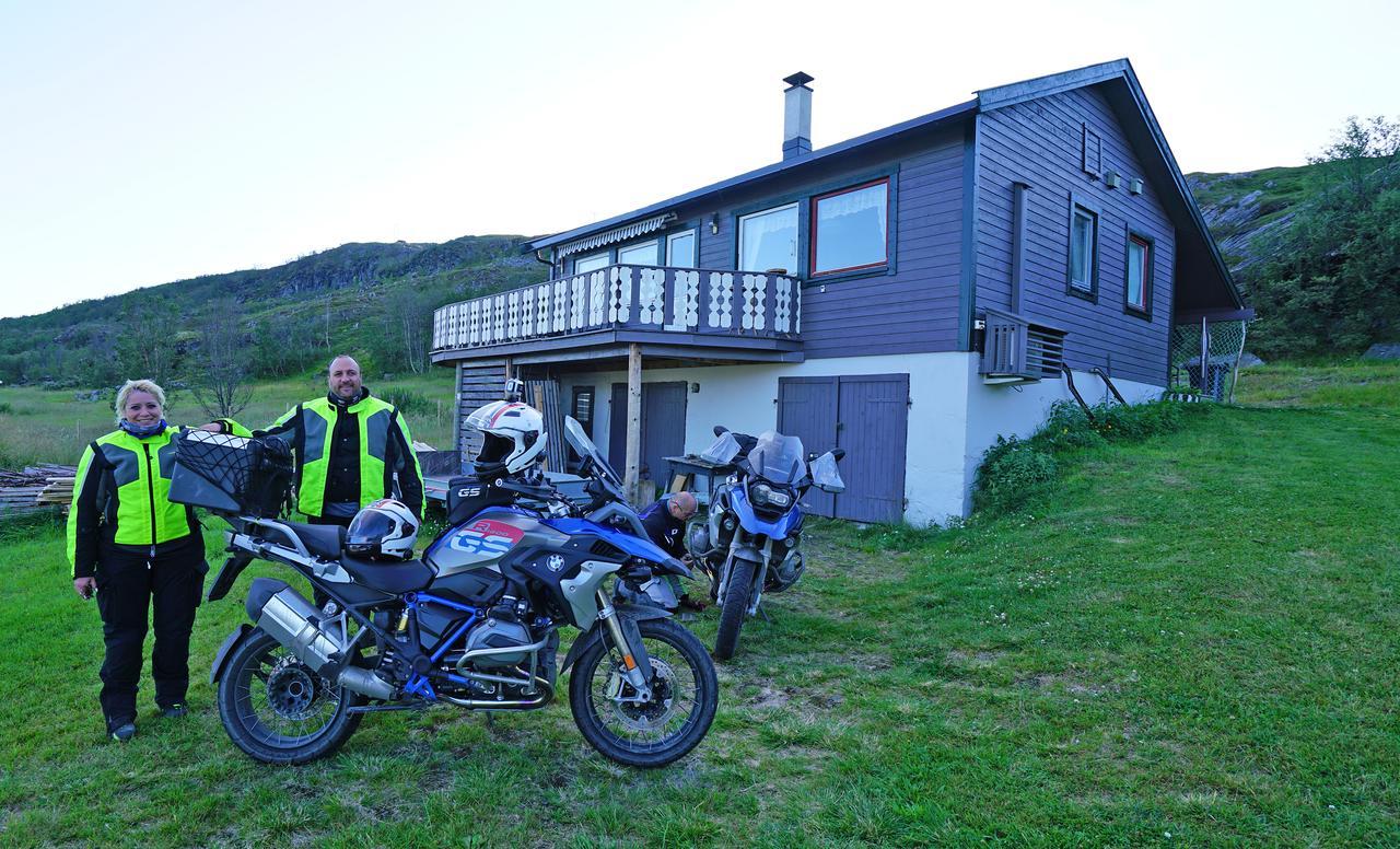 Rivdnji Smørfjord Feriehus *